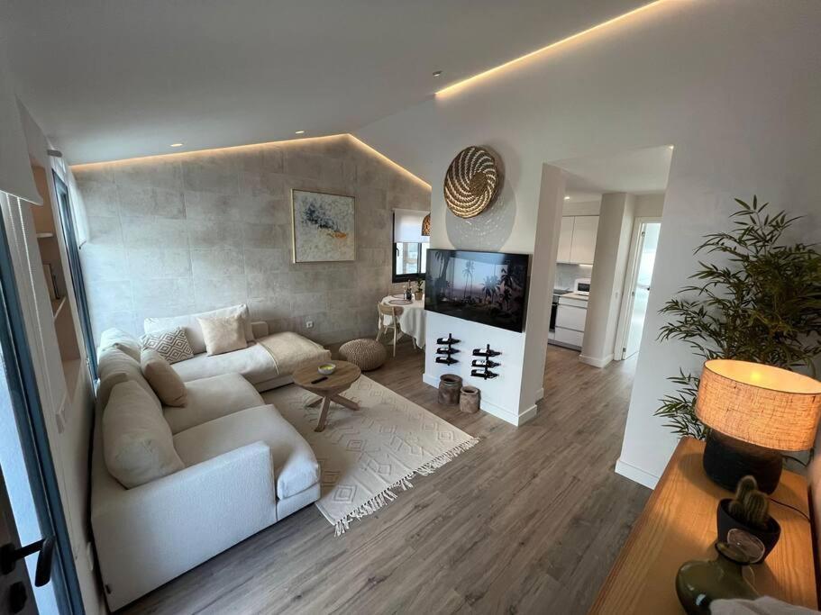 Beachfront Apartment *