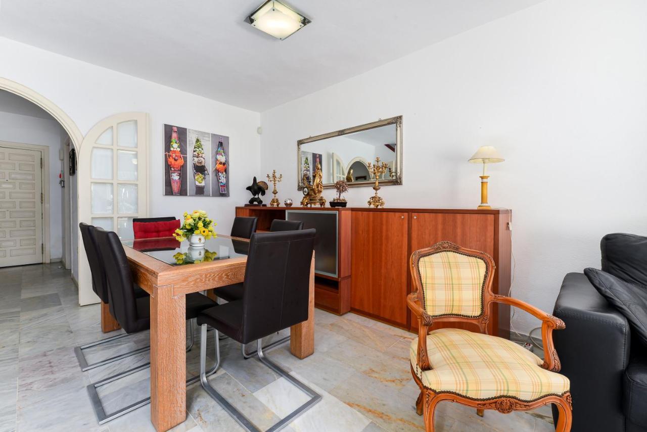 Spacious Beachfront * Estepona