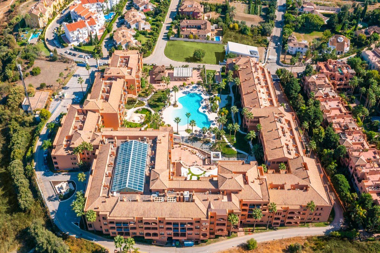 Oh Caledonia Hotel 4*