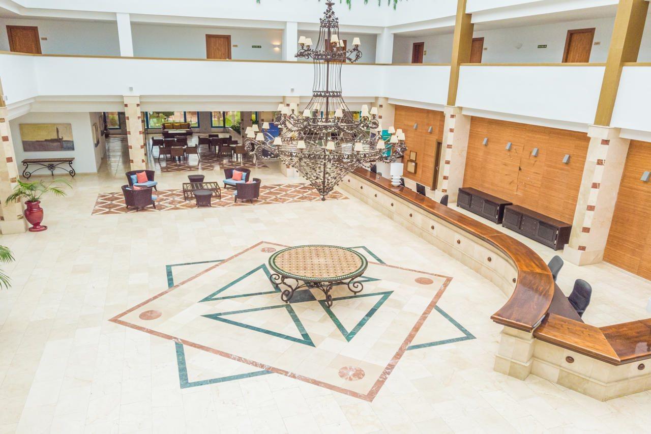 Oh Caledonia Hotel 4*