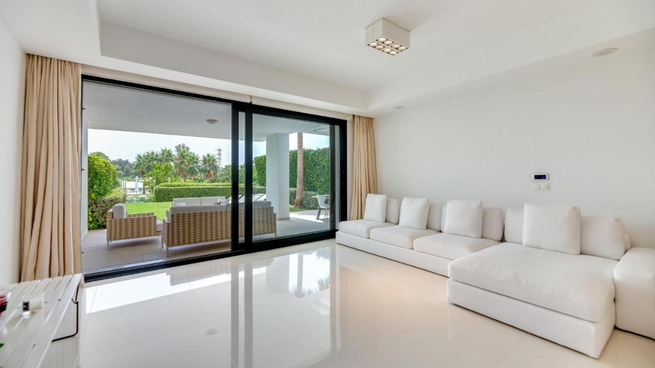 Amazing Ultra Modern Oasis In Atalaya Estepona