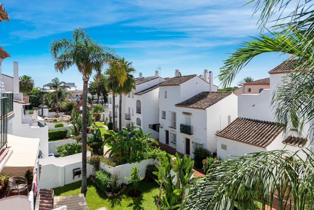 De 1 * Estepona