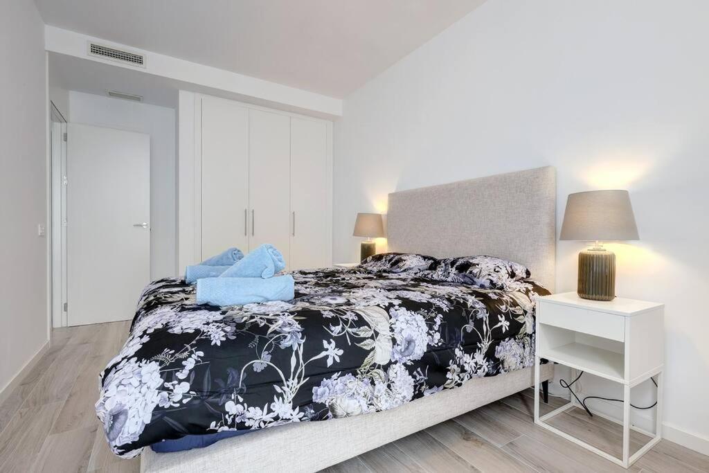 Apartment Three-bedroom In Estepona