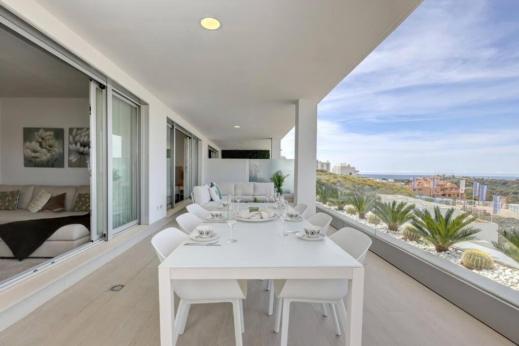 Apartment Three-bedroom In Estepona