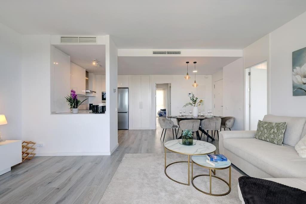Apartment Three-bedroom In *