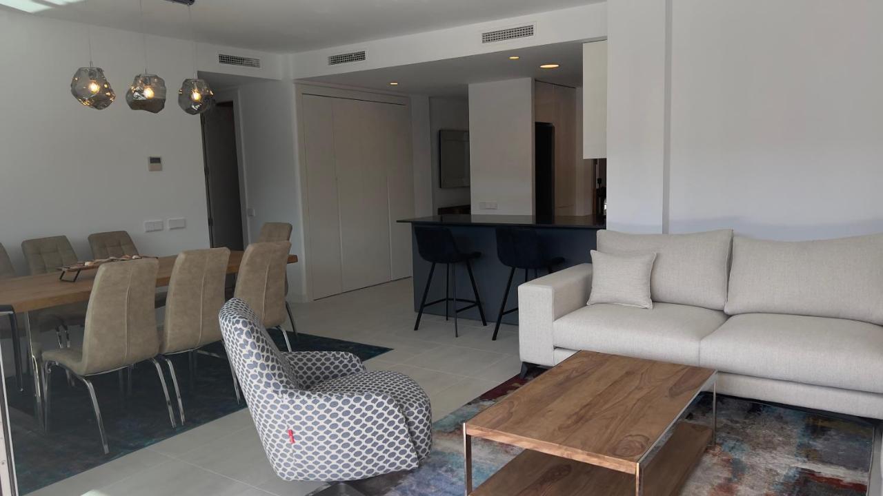 Apartamento New Spacious 4 Bedrooms In 10 Min Walk To The
