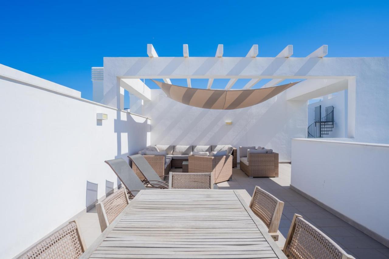 Apartment With Big Roof Terrace