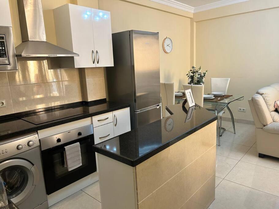 Flat On The Paseo Maritamo! Estepona