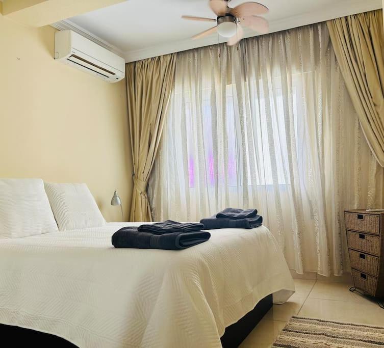 Flat On The Paseo Maritamo! * Estepona