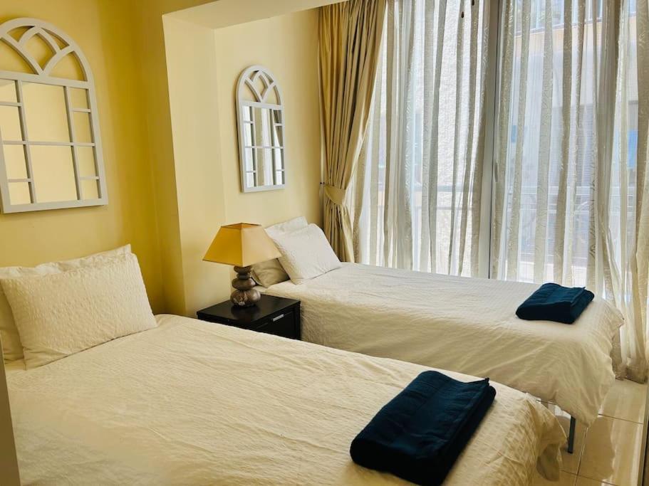 Flat On The Paseo Maritamo! Estepona
