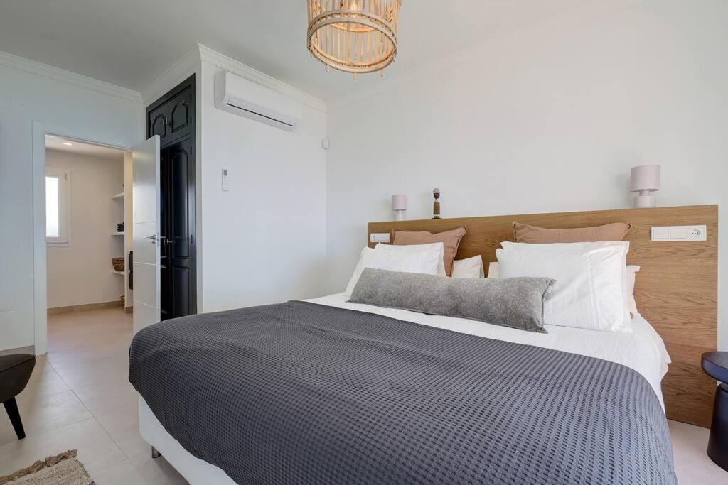 Cadiz - Gerenoveerd Met Groot Balkon & Zeezicht Estepona