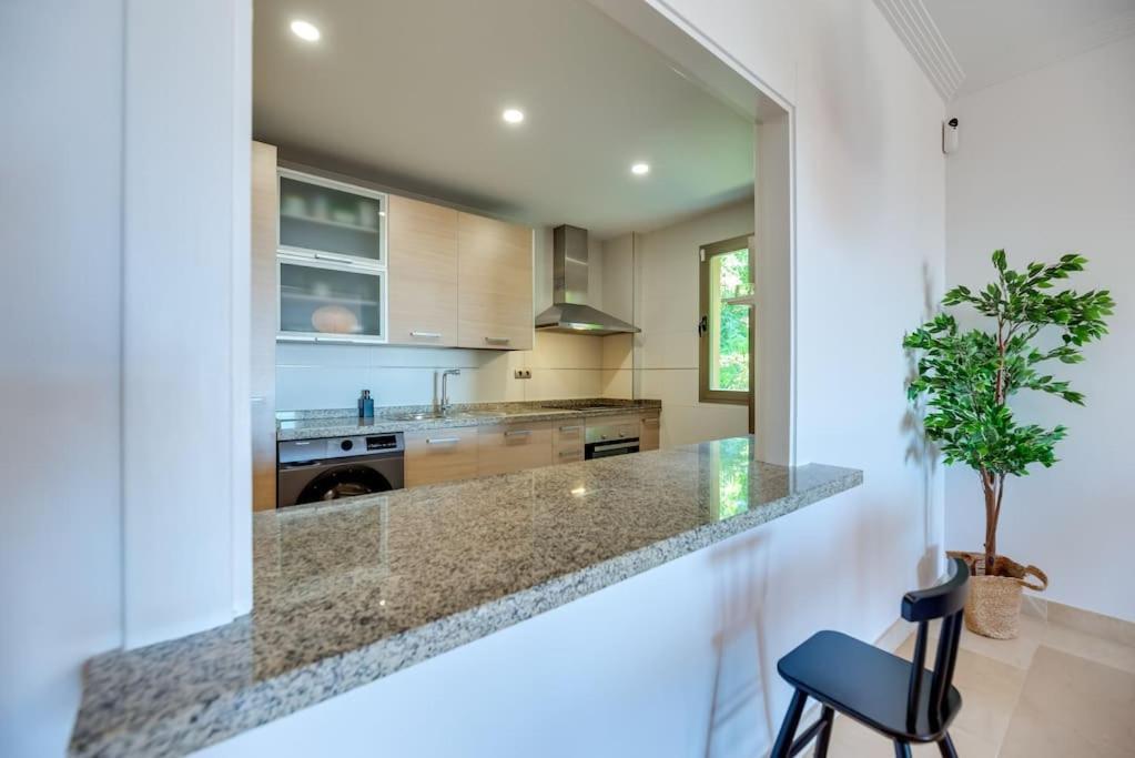 Luxury 3bdr In New Golden Mile, Marbella *