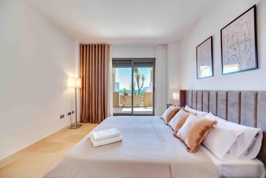 Luxury 3bdr In New Golden Mile, Marbella