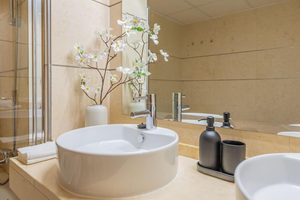 Apartment Luxury 3bdr In New Golden Mile, Marbella Estepona