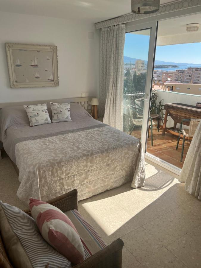 Large Three Bedroom Panoramic Sea Views Apartment Estepona