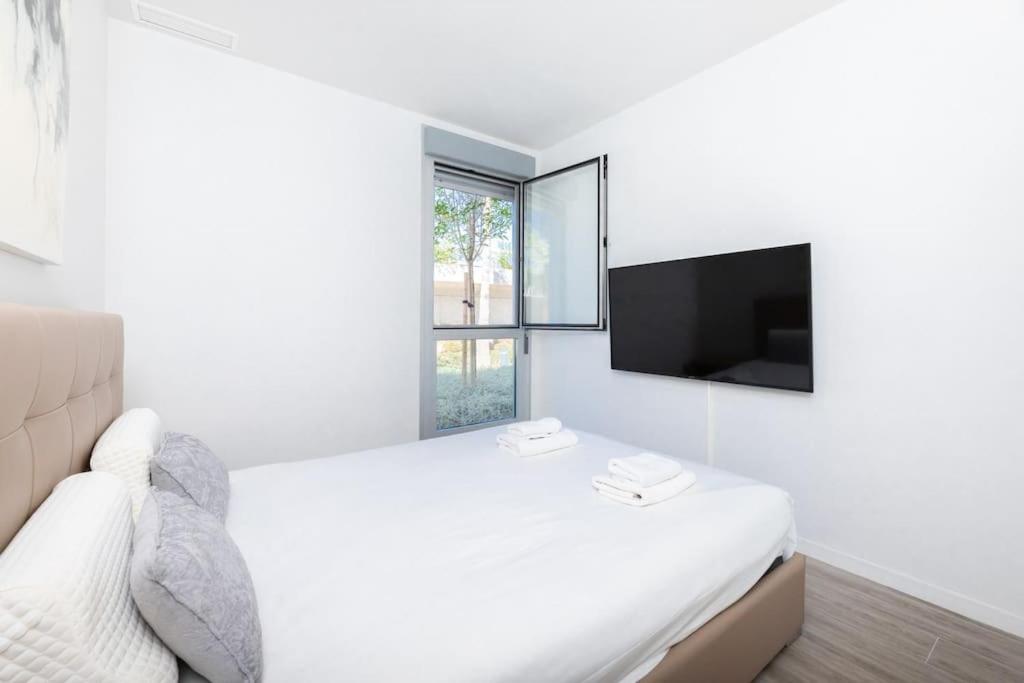Stunning 2 Bedroom Ground Floor Le Mirage Rdr339 Apartment *