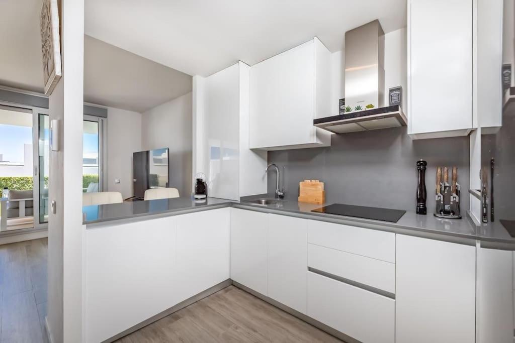 Apartment Stunning 2 Bedroom Ground Floor Le Mirage Rdr339
