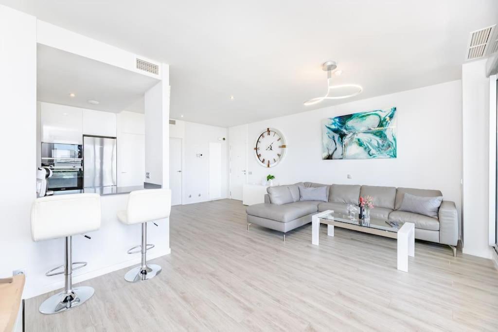 Apartment Stunning 2 Bedroom Ground Floor Le Mirage Rdr339