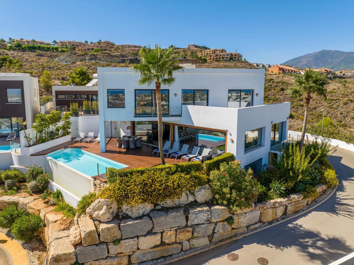 Paraiso: Luxury Sea View With Infinity Pool And Golf Villa Estepona