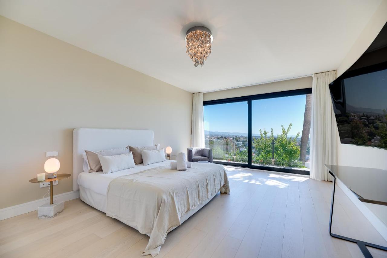 Paraiso: Luxury Sea View With Infinity Pool And Golf Villa Estepona