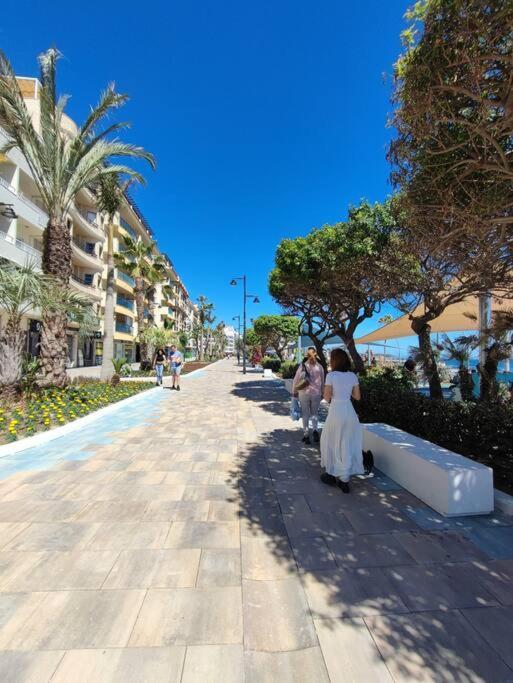 1st Line Of The Beach, La Rada Beach! Ac,wifi,terrace, Private Parking Estepona