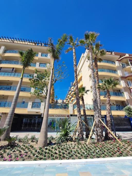 Apartment 1st Line Of The Beach, La Rada Beach! Ac,wifi,terrace, Private Parking *
