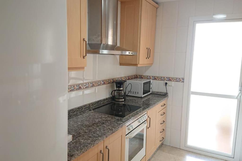 1st Line Of The Beach, La Rada Beach! Ac,wifi,terrace, Private Parking Apartment Estepona