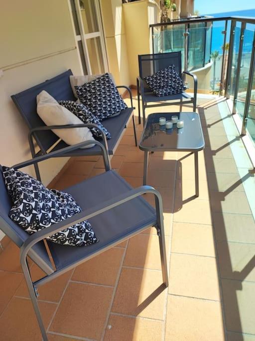 1st Line Of The Beach, La Rada Beach! Ac,wifi,terrace, Private Parking * Estepona