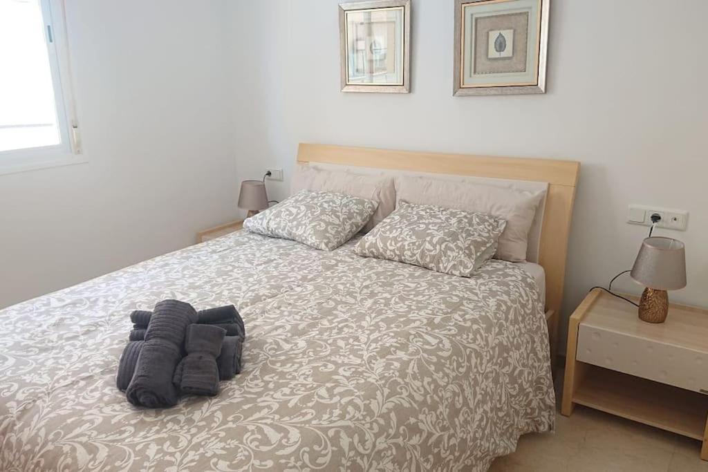 Apartment 1st Line Of The Beach, La Rada Beach! Ac,wifi,terrace, Private Parking