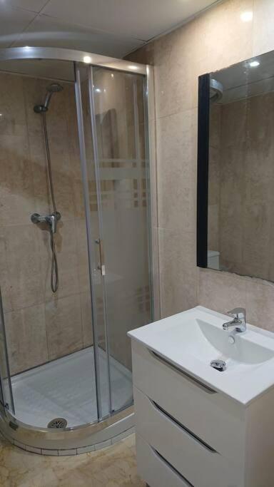 1st Line Of The Beach, La Rada Beach! Ac,wifi,terrace, Private Parking Apartment Estepona