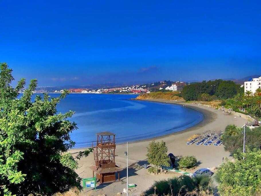 1st Line Of The Beach, La Rada Beach! Ac,wifi,terrace, Private Parking * Estepona