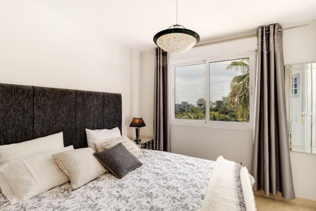 Your Dream Penthouse In Selwo * Estepona