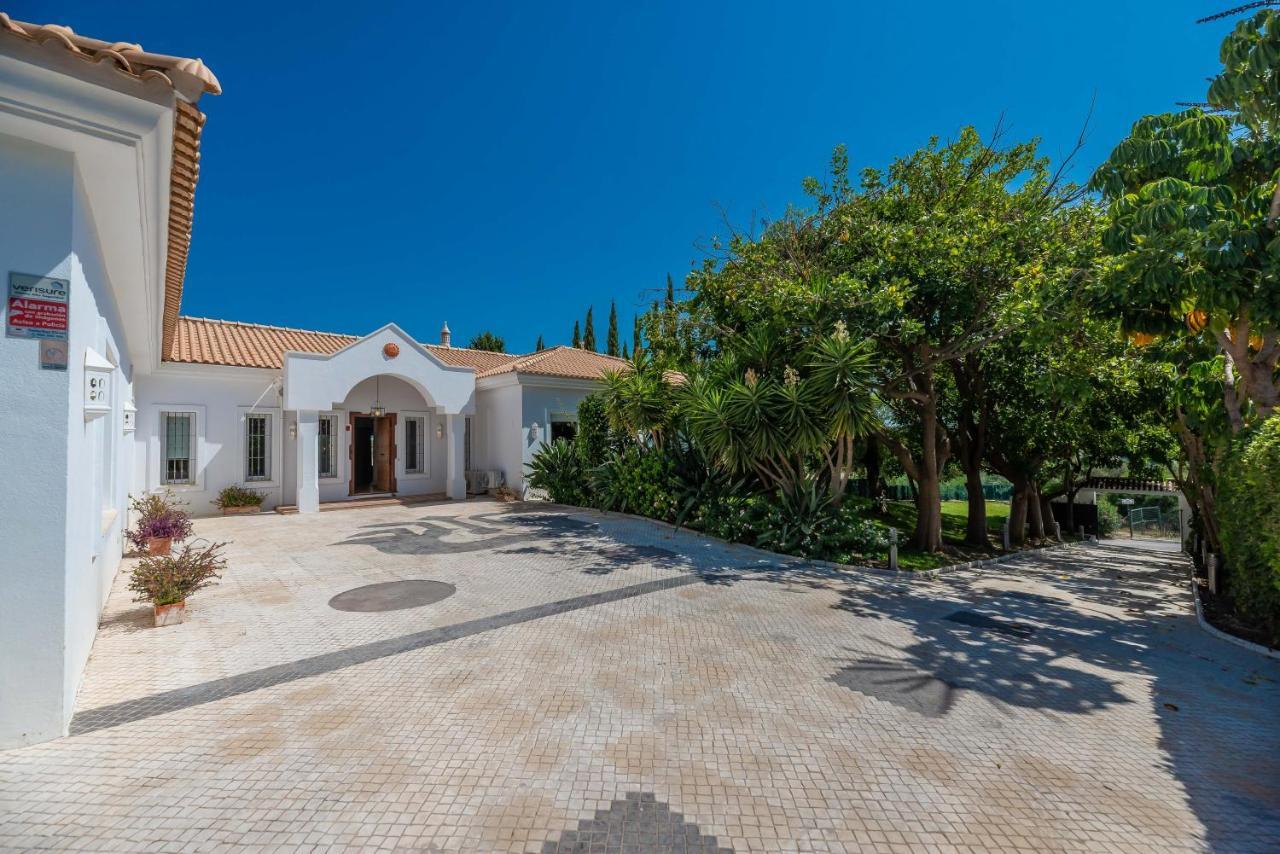 Villa Vacation Marbella I Ballesteros, Near Golf Courses, Private Pool And Gigantic Garden Estepona