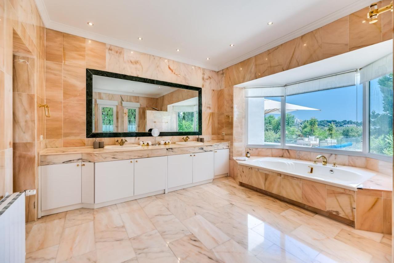 Villa Vacation Marbella I Ballesteros, Near Golf Courses, Private Pool And Gigantic Garden Estepona