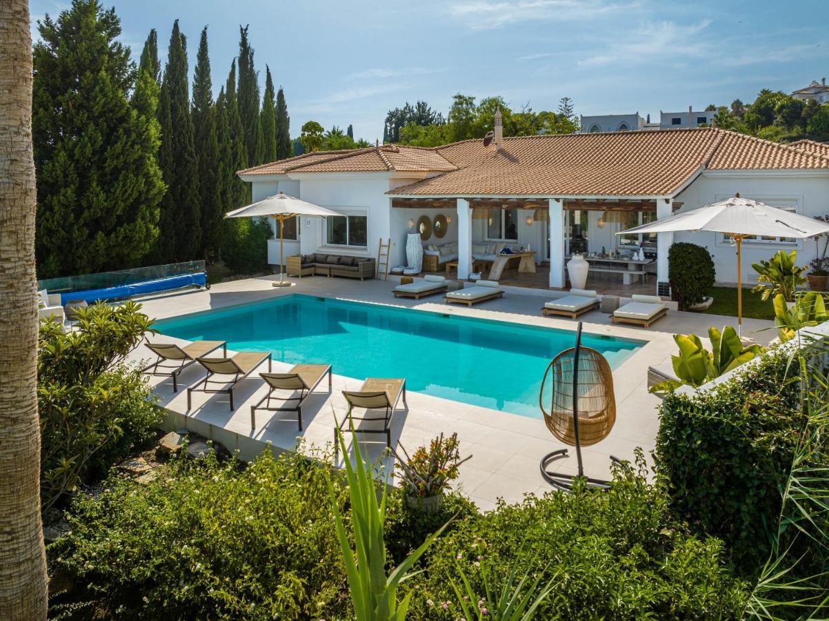 Villa Vacation Marbella I Ballesteros, Near Golf Courses, Private Pool And Gigantic Garden Estepona