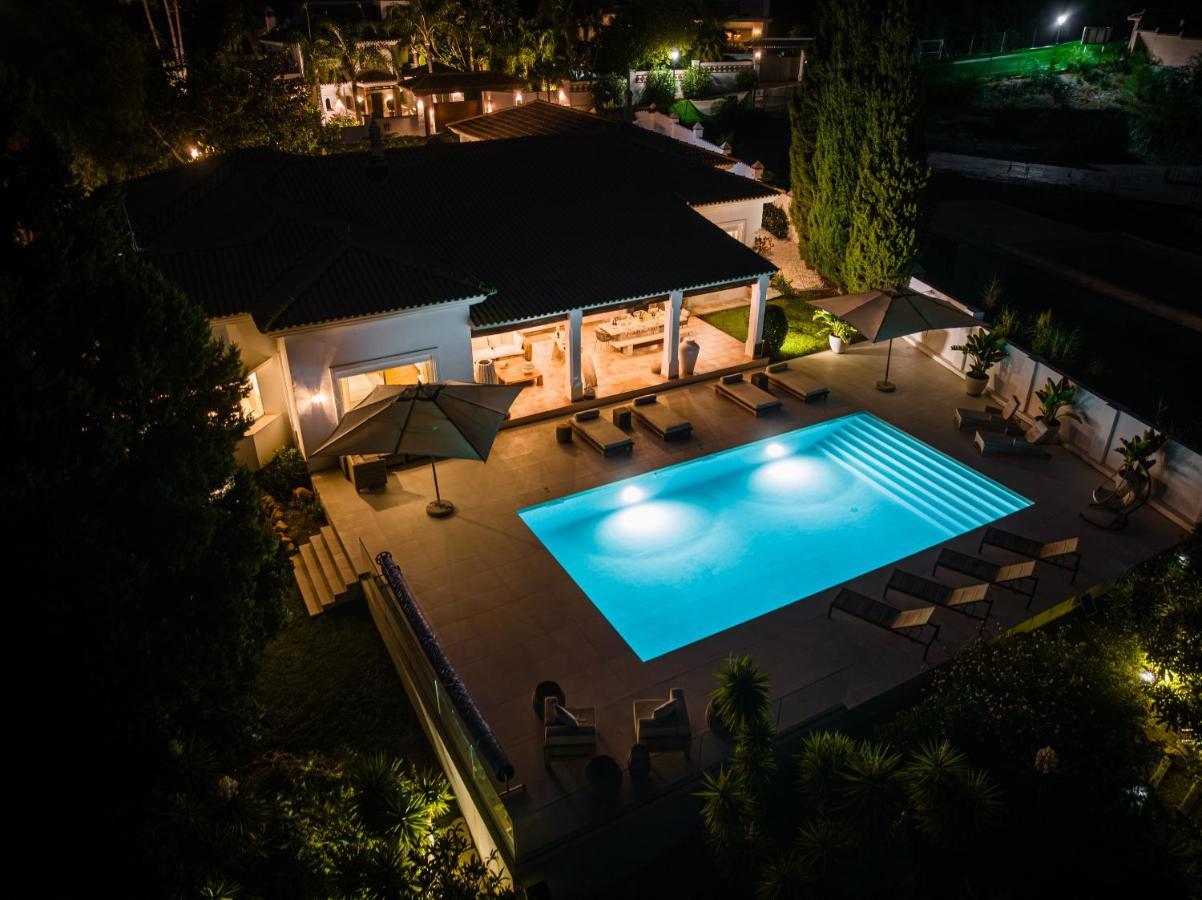 Villa Vacation Marbella I Ballesteros, Near Golf Courses, Private Pool And Gigantic Garden Estepona