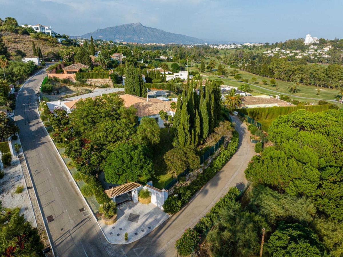Villa Vacation Marbella I Ballesteros, Near Golf Courses, Private Pool And Gigantic Garden Estepona