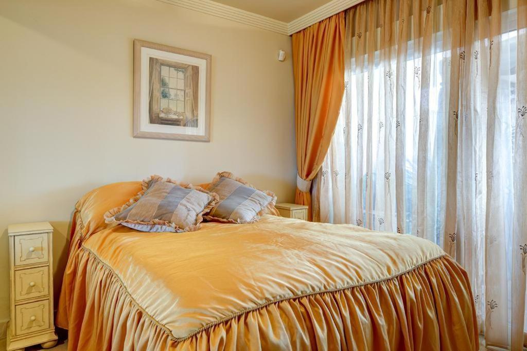 Frontline - Sinfonia Del Mar Apartamento Estepona