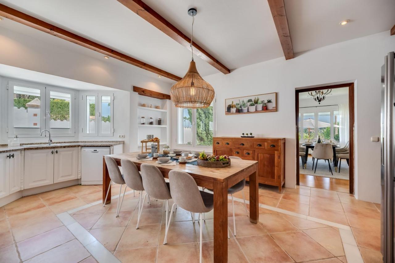 Vacation Marbella I Ballesteros, Near Golf Courses, Private Pool And Gigantic Garden Estepona