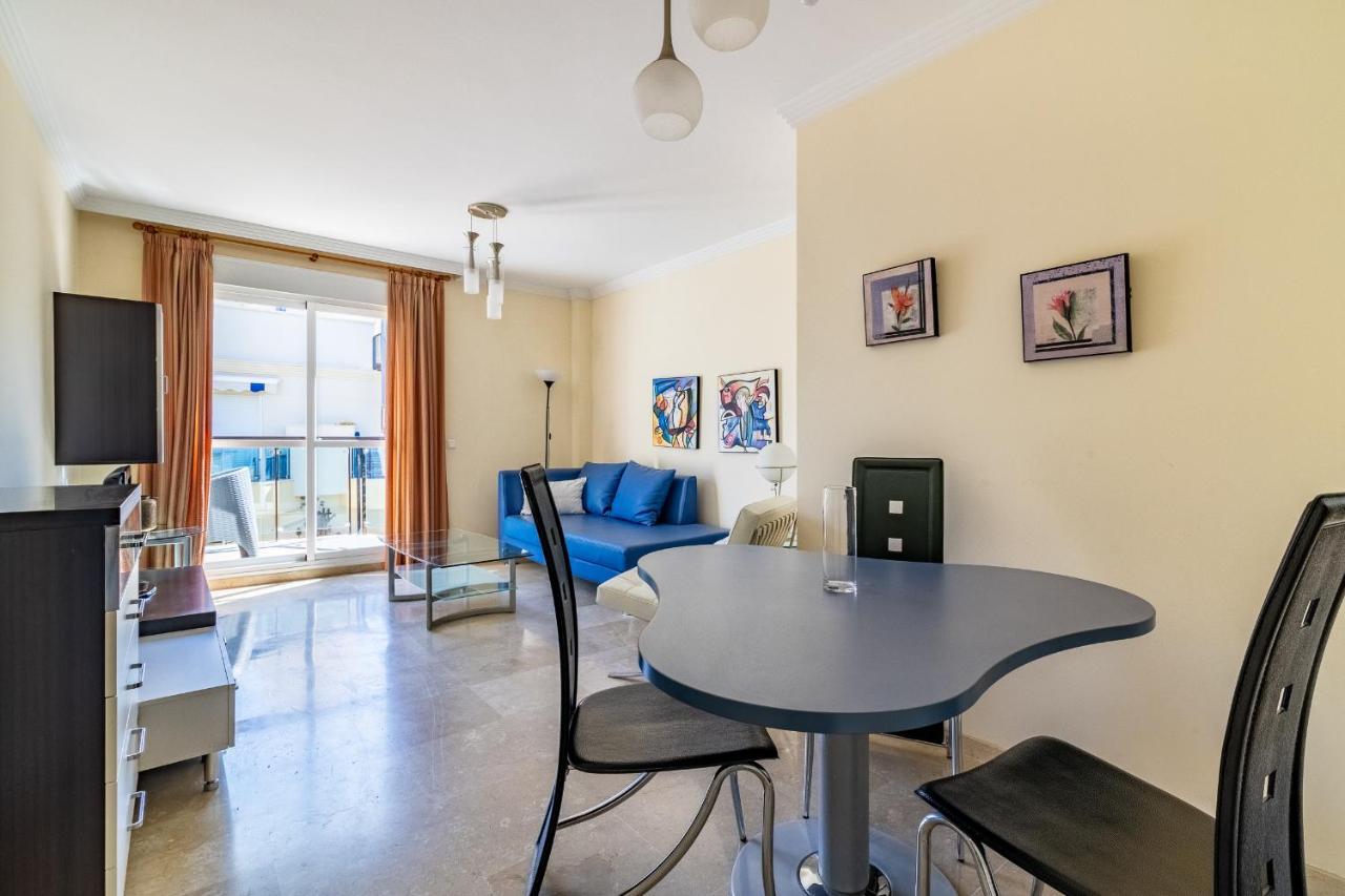 Cozy 2-bedroom Beachfront Retreat In Estepona