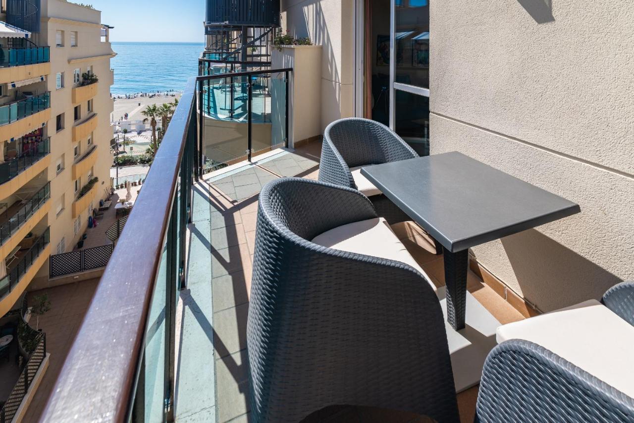 Apartment Cozy 2-bedroom Beachfront Retreat In *