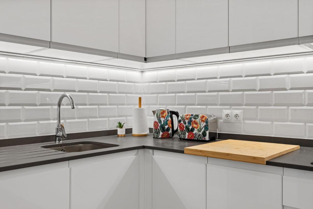 Belgravia Club Apartment *