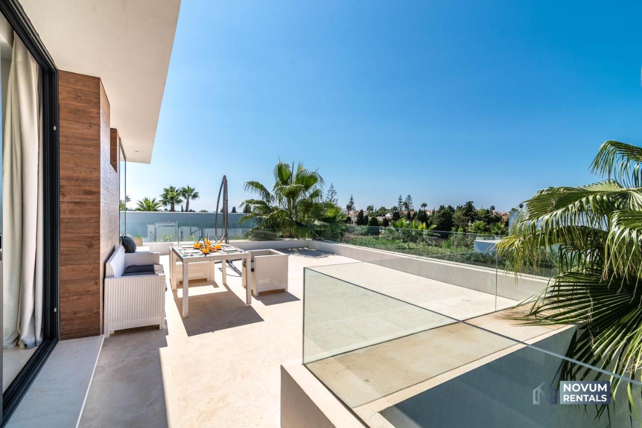 Remarkable 5-bdrm - Heated Pool & Gym *