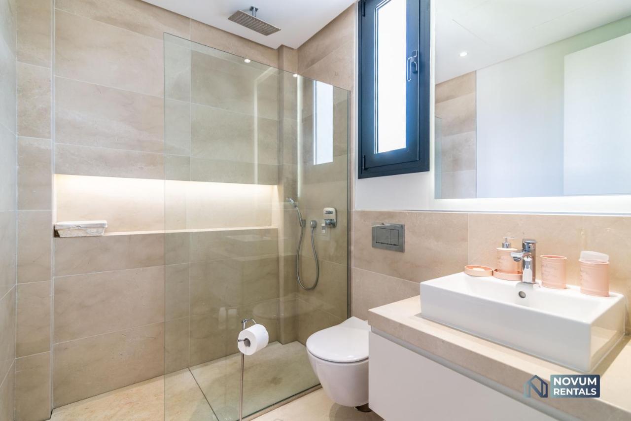 Remarkable 5-bdrm - Heated Pool & Gym * Estepona