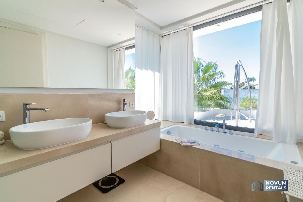 Remarkable 5-bdrm - Heated Pool & Gym Estepona