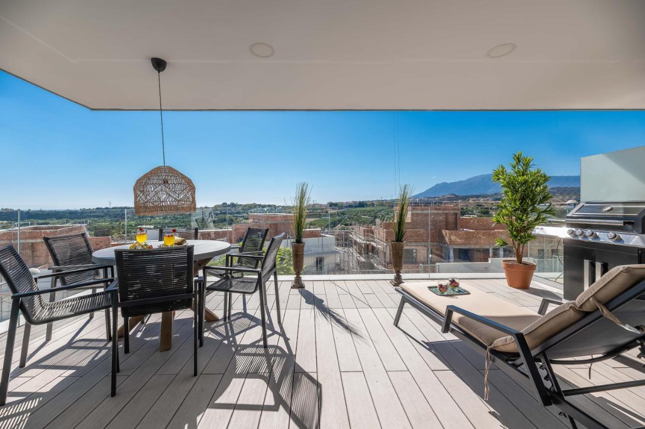 Unique 3-bdrm Townhouse, Stunning View, Pool & Bbq * Estepona