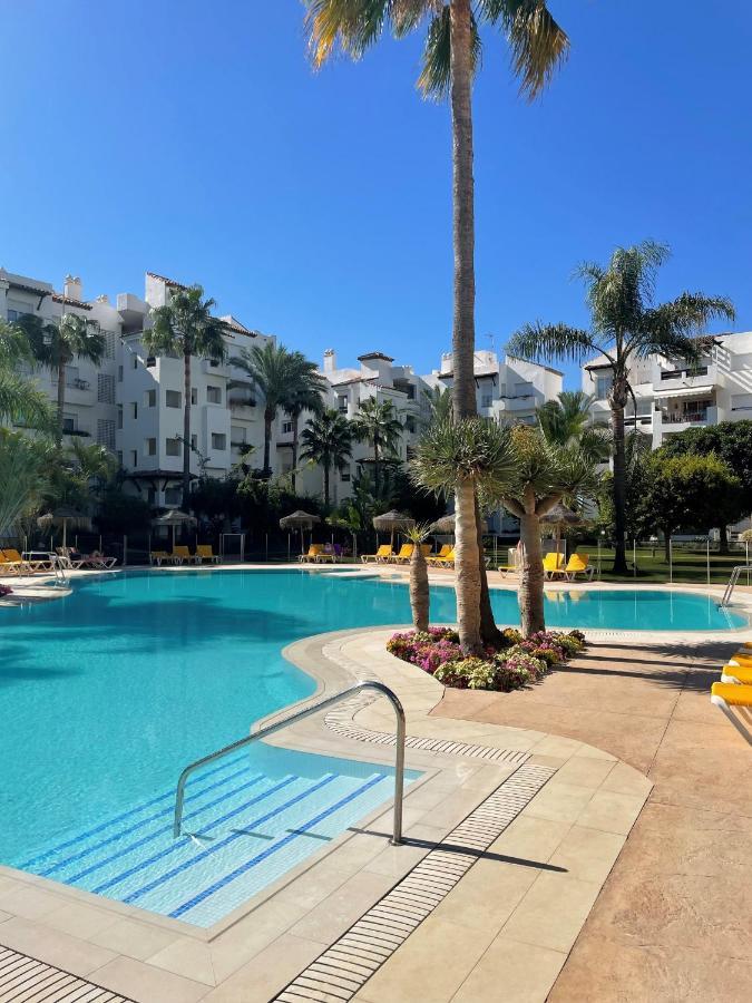 Floor Spacious With Sea Views In Costalita Estepona