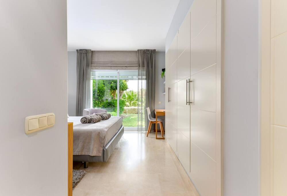 Modern In Alcazaba Lagoon Apartment *