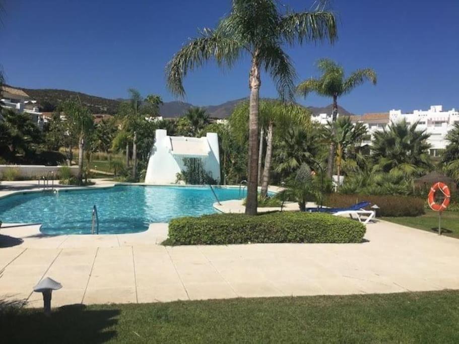 Modern In Alcazaba Lagoon