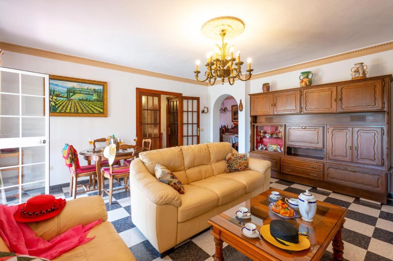Rosa By Villa Estepona
